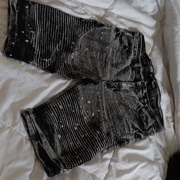 . legendary status Pants - Black Jean Shorts‎